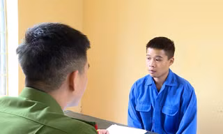 Khởi tố kẻ đâm liên tiếp bà chủ tiệm tạp hóa để cướp tài sản