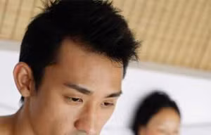 Sắp lấy vợ mà 'cậu nhỏ' vẫn tí hon
