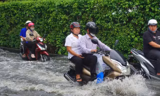 TPHCM khẩn trương ứng phó với đợt triều cường vượt báo động III