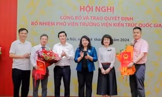 Bản tin 8H: Trao Quyết định của Bộ trưởng Bộ Xây dựng về công tác cán bộ