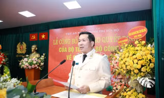 Trao quyết định điều động Thiếu tướng Đinh Văn Nơi giữ chức vụ Cục trưởng Cục An ninh chính trị nội bộ