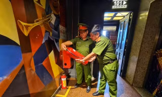 Xử phạt nhiều cơ sở kinh doanh nhạy cảm ở TPHCM 