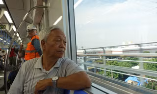 Trải nghiệm hành khách trong ngày đầu chạy thử tàu metro số 1 TPHCM 