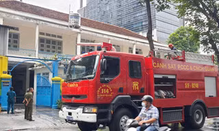Cháy trong lớp mẫu giáo ở trung tâm TPHCM, nhiều người được sơ tán