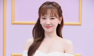 Sang Hàn Quốc hoạt động chưa bao lâu, Hari Won nhận ngay giải thưởng đặc biệt này khiến V-net hết lời khen ngợi