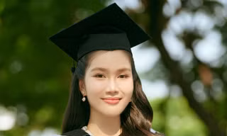 Á hậu Phương Anh: ‘Tôi muốn trở thành giảng viên và theo đuổi con đường nghiên cứu sau khi tốt nghiệp thạc sĩ’