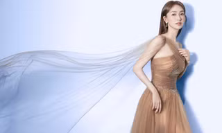 Á hậu Hà Thu chia sẻ ký ức tuổi thơ chứng kiến cảnh gia đình lục đục