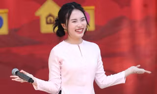 Phương Mỹ Chi nhắc về tuổi thơ phụ mẹ bán chè, khi nổi tiếng lập tức không cho cha mẹ đi làm