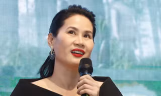 'Ác nữ màn ảnh' Thân Thúy Hà trở lại đóng phim, chia sẻ phải kiềm chế ‘giữ miệng' để hoàn thành vai diễn