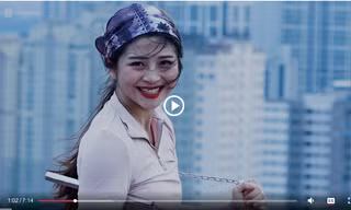 Hotgirl múa côn điêu luyện