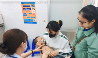 Ca mắc sởi tăng mạnh, Khánh Hòa đẩy nhanh tiến độ tiêm vắc xin