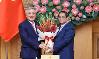 Thủ tướng giao nhiệm vụ cho 3 tân Phó Thủ tướng và 2 tân Bộ trưởng
