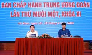 Cán bộ Đoàn 'cùng ăn, cùng ở, cùng làm' với cơ sở