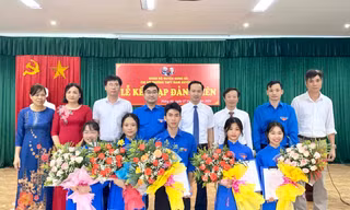 Nhiều học sinh Thái Bình được kết nạp Đảng dịp kỷ niệm 70 năm Chiến thắng Điện Biên Phủ