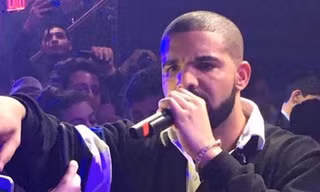 Rapper người Canada - Drake - biểu diễn tại tiệc sinh nhật của một cô bé 13 tuổi.