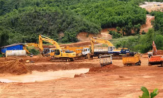 Khu dự án CNTT tập trung (Hòa Liên, Hòa Vang, Đà Nẵng)- một trong những khu vực bị khai thác trái phép đất đá nghi cao lanh, vừa bị phát hiện. Ảnh: Nguyễn Huy