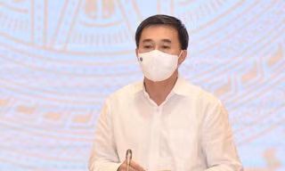 Thứ trưởng Bộ Y tế Trần Văn Thuấn