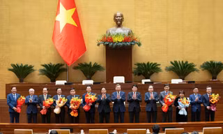 Ông Mai Văn Chính và ông Nguyễn Chí Dũng giữ chức Phó Thủ tướng Chính phủ