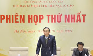 Tiểu ban Giải quyết khiếu nại, tố cáo của Hội đồng Bầu cử Quốc gia họp phiên thứ Nhất. Ảnh QH