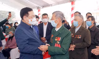 Sửa đổi lối làm việc để phục vụ, bảo vệ quyền lợi chính đáng của Nhân dân 