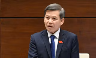 Dân kiện nhưng chủ tịch UBND không dự phiên tòa: ‘Về mặt Đảng, có kỷ luật được không?’