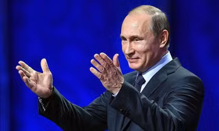 Tổng thống Nga Vladimir Putin tại Diễn đàn kinh tế St.Peterburg 2021. Ảnh: Getty.
