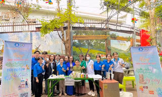 Sinh viên Đắk Lắk ‘gieo nắng’ gây quỹ