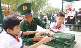 Vun đắp tình yêu Tổ quốc cho thế hệ trẻ qua 'Tiết học biên cương'