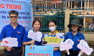 Những món quà tinh thần của tuổi trẻ Đắk Lắk gửi tặng thí sinh thi tốt nghiệp THPT 2024