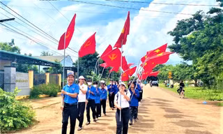 Khơi dậy niềm tự hào dân tộc trên những đường cờ thanh niên 