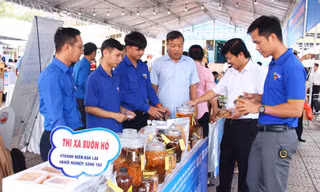 Đông trùng hạ thảo, nấm linh chi... thu hút chú ý tại ngày hội khởi nghiệp Đắk Lắk