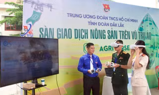 Thanh niên Đắk Lắk trải nghiệm sàn nông sản trên 'vũ trụ ảo'