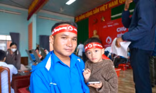 Những giọt máu ấm giữa tiết trời giá lạnh