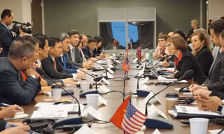 Thảo luận giữa Đại sứ Hà Kim Ngọc, Thứ trưởng Bùi Thế Duy, Phó Trợ lý Ngoại trưởng thường trực Judith Garber