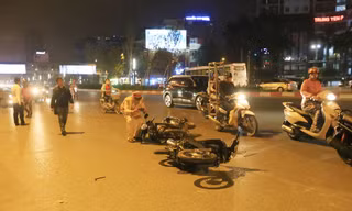 Hiện trường vụ tai nạn liên hoàn trên đường Trần Duy Hưng.