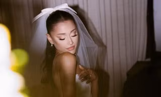 HOT: Ariana Grande khoe loạt ảnh cưới lộng lẫy như công chúa trong lễ cưới bí mật
