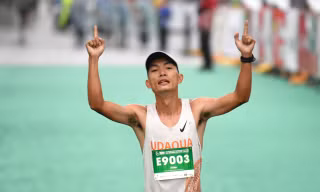 Hoàng Nguyên Thanh dành tặng chức vô địch Tiền Phong Marathon cho con trai sắp chào đời