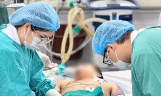 Bệnh nhân mắc thủy đậu vẫn trong tình trạng nguy kịch 