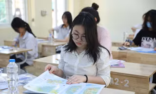 Học sinh chọn thi các môn xã hội nhiều hơn tự nhiên vì được cho là dễ “ăn” điểm 