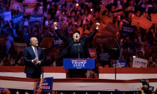 Tỷ phú Elon Musk trong sự kiện vận động tranh cử của ông Donald Trump tại Madison Square Garden ở New York ngày 27/10 Ảnh: Bloomberg 