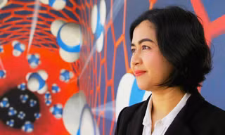 Sơn nữ Tây Nguyên và hành trình thành tiến sĩ vật lý nổi tiếng ở trời Tây