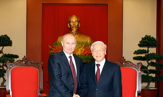 Tổng Bí thư Nguyễn Phú Trọng gặp Tổng thống Nga Vladimir Putin tại Hà Nội tháng 11/2013Ảnh: TTXVN