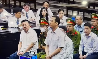 Bị cáo Tô Anh Dũng khóc khi nói lời sau cùng