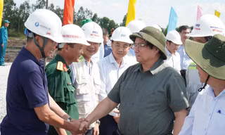 Thủ tướng chỉ đạo thí điểm dùng cát biển thi công cao tốc