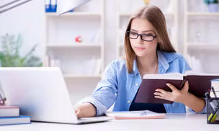 Học sinh được yêu cầu đến khách sạn để thi