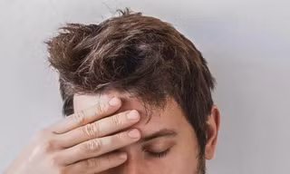 Chồng bị ngã sưng đầu, vợ bỗng bị đau đầu giống y như chồng, và một chuyện kỳ lạ xảy ra