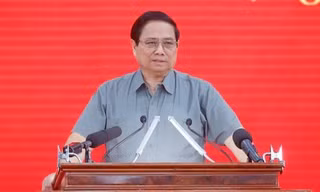Thủ tướng: 'Không để các nhà thầu cô đơn trên công trường'