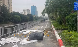 Đường Hà Nội dành riêng cho xe đạp và người đi bộ nhếch nhác, vắng tanh 