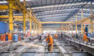 Kinh tế Việt Nam tăng trưởng vượt mục tiêu