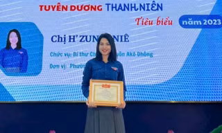 Nữ Bí thư chi đoàn truyền lửa tình yêu văn hóa truyền thống